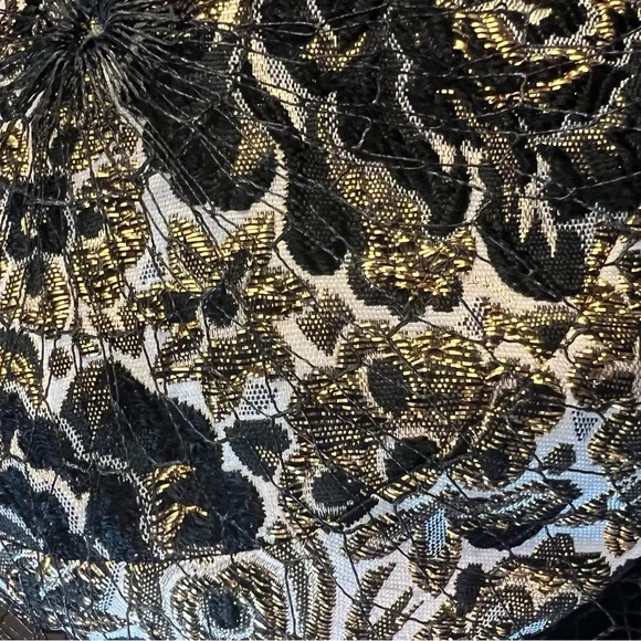 Gorgeous vintage Camellia hat- black, with gold and white! - Picture 6 of 6